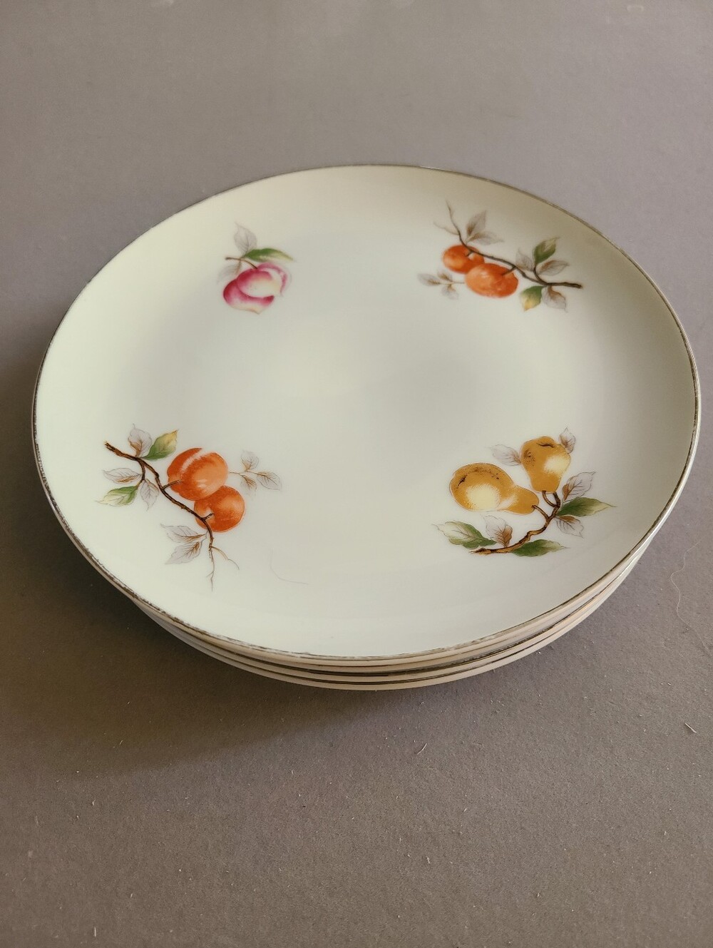 Set of 4 Vintage 7 5/8" Porcelain Fruit-Pattern Lunch / Salad Gilded Plates